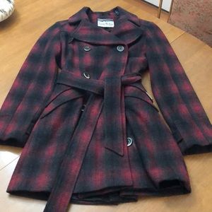 Woman’s Small Powder River Outfitters coat.